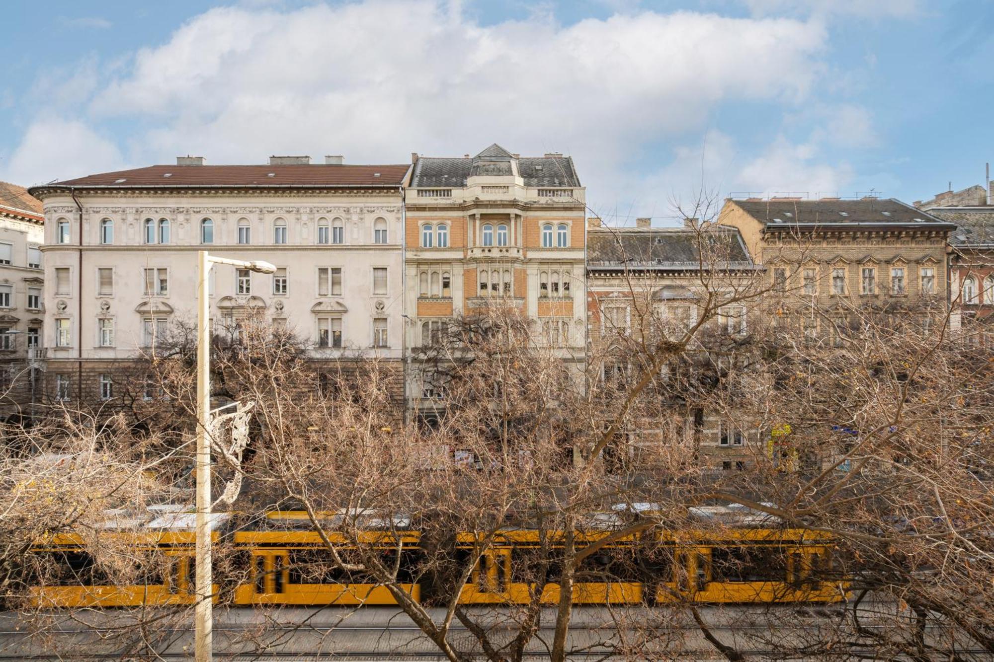 Luxurious Downtown Family Suite Budapest Exterior foto